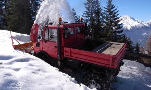Slowly followed by the slightly smaller snow blower. Not a task for the fainthearted! (Photo courtesy of Herr N. Eder)
