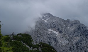 Unpredictable weather: the dark clouds quickly close in on the mountain